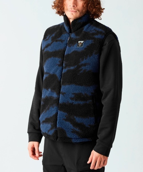 PICTURE ORGANIC CLOTHING(ピクチャーオーガニッククロージング)の「【PICTURE/ピクチャー】RUSSELLO VEST リバーシブル ナイロン モコモコ ボア ベスト(ベスト・メンズ・ブラック/カーキ・LARGE/X-LARGE/MEDIUM)」の5枚目の写真