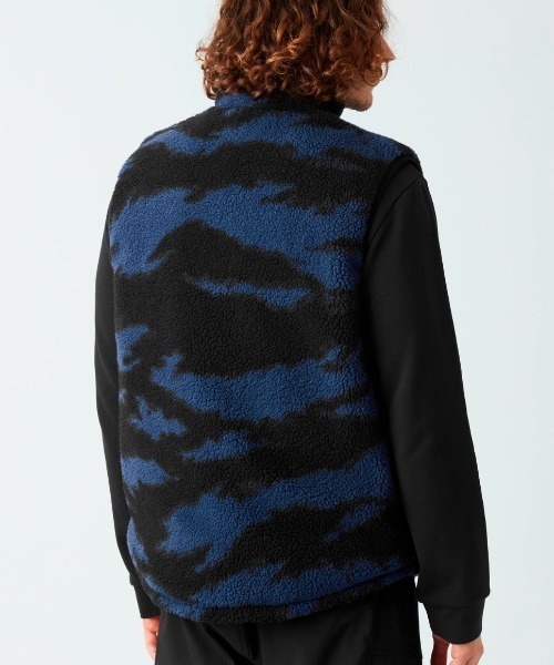 PICTURE ORGANIC CLOTHING(ピクチャーオーガニッククロージング)の「【PICTURE/ピクチャー】RUSSELLO VEST リバーシブル ナイロン モコモコ ボア ベスト(ベスト・メンズ・ブラック/カーキ・LARGE/X-LARGE/MEDIUM)」の7枚目の写真