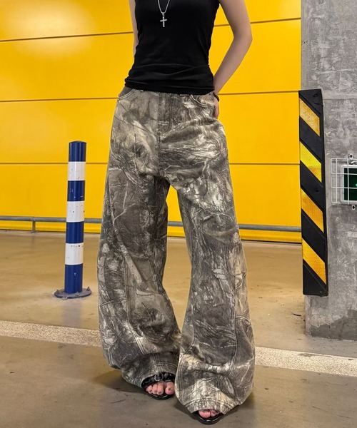 inst.ALL(インストール)の「バック刺しゅうロゴカモフラ柄ワイドパンツ(その他パンツ・レディース・ダークベージュ・M/L/S)」の9枚目の写真
