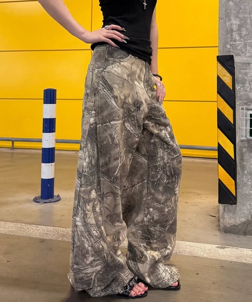 inst.ALL(インストール)の「バック刺しゅうロゴカモフラ柄ワイドパンツ(その他パンツ・レディース・ダークベージュ・M/L/S)」の10枚目の写真