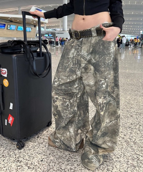 inst.ALL(インストール)の「バック刺しゅうロゴカモフラ柄ワイドパンツ(その他パンツ・レディース・ダークベージュ・M/L/S)」の18枚目の写真
