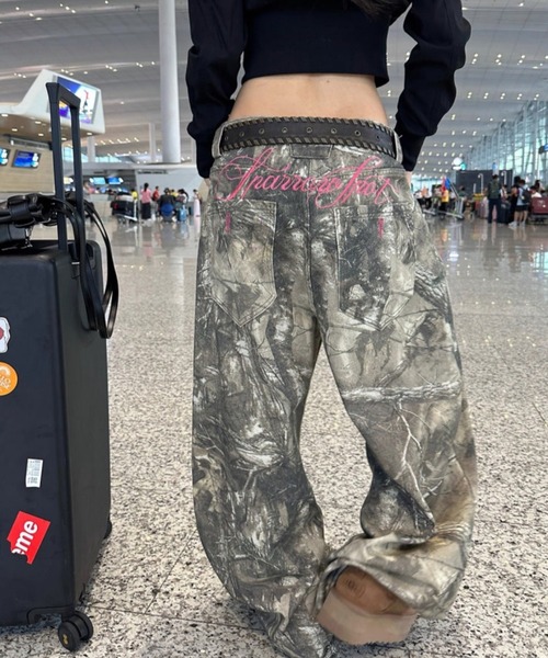 inst.ALL(インストール)の「バック刺しゅうロゴカモフラ柄ワイドパンツ(その他パンツ・レディース・ダークベージュ・M/L/S)」の19枚目の写真
