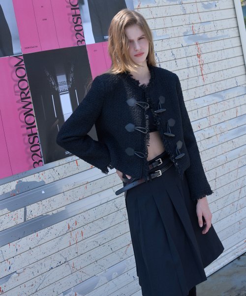 320SHOWROOM(320ショールーム)の「Toggle button Fringe tweed Wool Jacket Black(その他アウター・レディース・その他・SMALL/MEDIUM)」の2枚目の写真