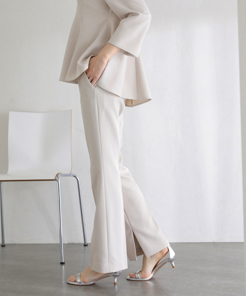 La TOTALITE（ラトータリテ）の「ベルト金具パンツ（スラックス・レディース・ベージュ/ネイビー/ライトグリーン・38/36）」の10枚目の写真