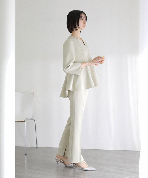 La TOTALITE（ラトータリテ）の「ベルト金具パンツ（スラックス・レディース・ベージュ/ネイビー/ライトグリーン・38/36）」の12枚目の写真