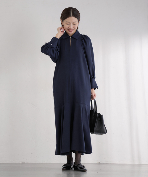 IENA(イエナ)の「&NAVY メランジツイルギャザーワンピース(ワンピース・レディース・ネイビー/チャコールグレー・36/38)」の17枚目の写真