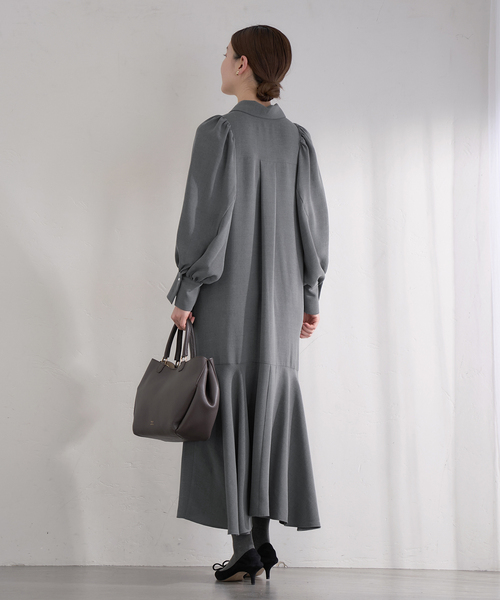 IENA(イエナ)の「&NAVY メランジツイルギャザーワンピース(ワンピース・レディース・ネイビー/チャコールグレー・36/38)」の21枚目の写真