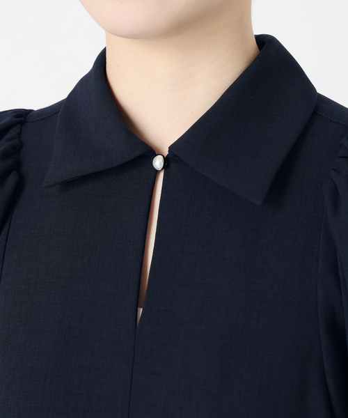 IENA(イエナ)の「&NAVY メランジツイルギャザーワンピース(ワンピース・レディース・ネイビー/チャコールグレー・36/38)」の10枚目の写真