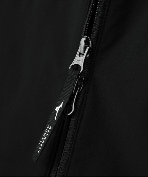 MARGARET HOWELL（マーガレットハウエル）の「STRETCH POLYESTER（ブルゾン・レディース・ブラック・X-SMALL/SMALL）」の8枚目の写真