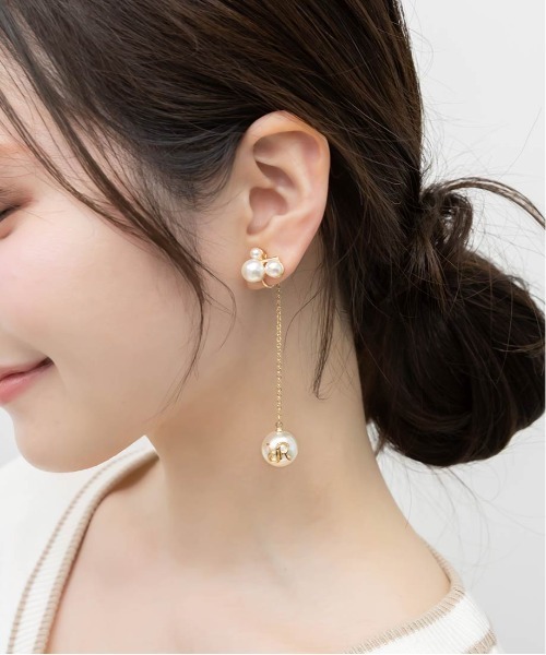 RANDA（ランダ）の「モノグラムパールスウィングイヤリング（イヤリング・レディース・ゴールド/シルバー・FREE）」の4枚目の写真
