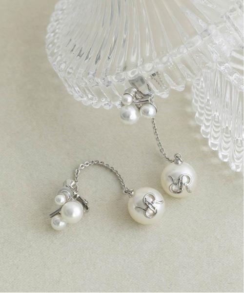RANDA（ランダ）の「モノグラムパールスウィングイヤリング（イヤリング・レディース・ゴールド/シルバー・FREE）」の6枚目の写真