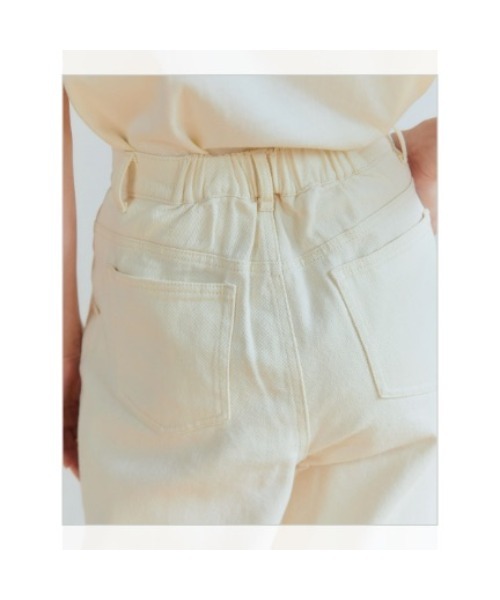 KALENO(カレノ)の「cream tuck denim(デニムパンツ・レディース・アイボリー・FREE)」の5枚目の写真