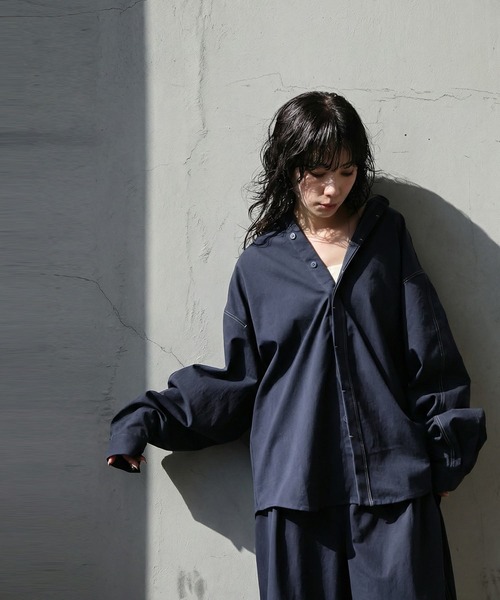 antiqua(アンティカ)の「配色ステッチ シャツ(シャツ/ブラウス・レディース・ネイビー/アイボリー/ブラック・P/R)」の12枚目の写真