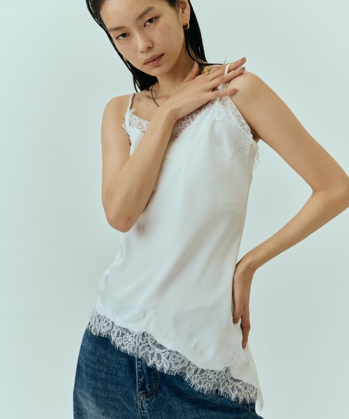 DRWCYS(ドロシーズ)の「アシメレースサテンキャミ(キャミソール・レディース・ホワイト/ブラック・FREE)」の6枚目の写真