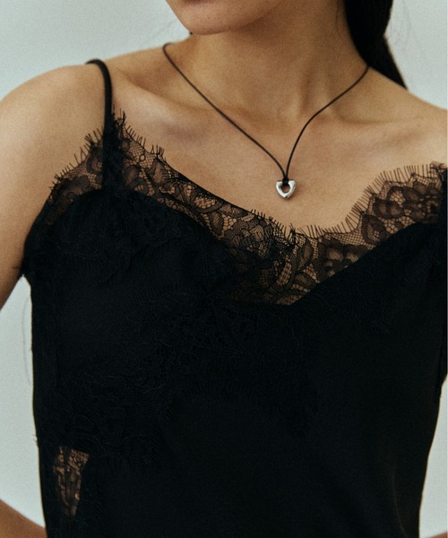 DRWCYS(ドロシーズ)の「アシメレースサテンキャミ(キャミソール・レディース・ホワイト/ブラック・FREE)」の18枚目の写真