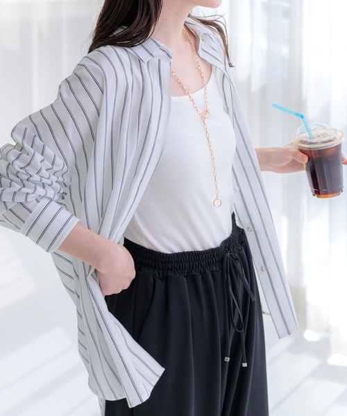 BELLUNA PLUS(ベルーナ)の「バックシャーリングデザインシャツ(シャツ/ブラウス・レディース・コーラル/イエロー/ホワイト系/サックスブルー・MEDIUM/LARGE/X-LARGE)」の1枚目の写真