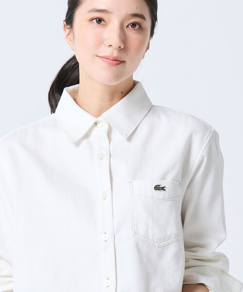 LACOSTE(ラコステ)の「デニムクロップドシャツ(シャツ/ブラウス・レディース・ブルー/オフホワイト・38/40/36/34)」の6枚目の写真