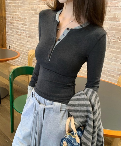 SallyLunn（サリーラン）の「配色ヘンリーネック リブトップス（シャツ/ブラウス・レディース・ブラック/ブラウン/レッド・FREE）」の8枚目の写真