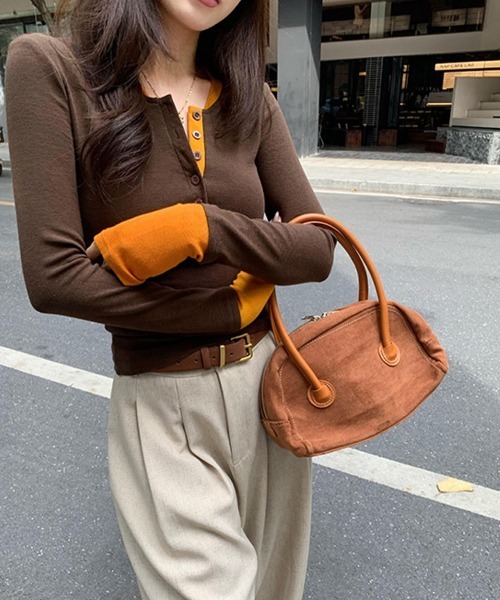 SallyLunn（サリーラン）の「配色ヘンリーネック リブトップス（シャツ/ブラウス・レディース・ブラック/ブラウン/レッド・FREE）」の16枚目の写真