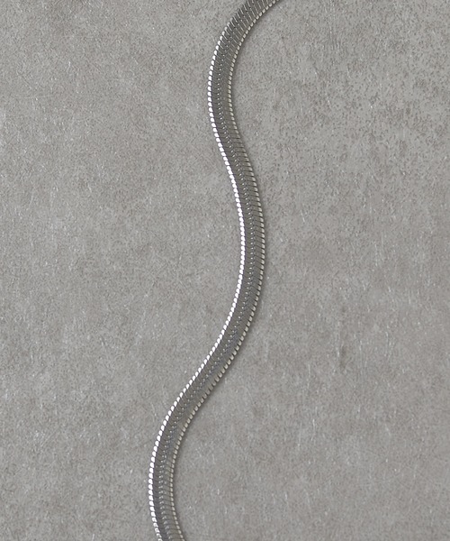 Lui's(ルイス)の「Ah Necklace 01 / スネークチェーンネックレス(ネックレス・レディース・シルバー・FREE)」の4枚目の写真