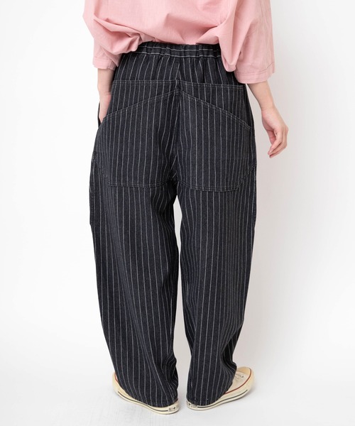 URCH RNA(アーチ アールエヌエー)の「R4448 コックさんのストライプデニムパンツ(デニムパンツ・レディース・ワンウォッシュ/ブラック・FREE)」の6枚目の写真