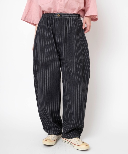 URCH RNA(アーチ アールエヌエー)の「R4448 コックさんのストライプデニムパンツ(デニムパンツ・レディース・ワンウォッシュ/ブラック・FREE)」の3枚目の写真