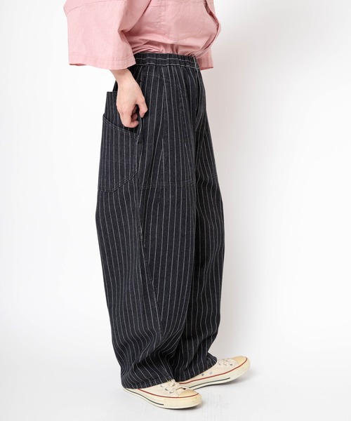 URCH RNA(アーチ アールエヌエー)の「R4448 コックさんのストライプデニムパンツ(デニムパンツ・レディース・ワンウォッシュ/ブラック・FREE)」の5枚目の写真