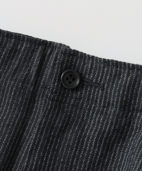 JOURNAL STANDARD J.S HOMESTEAD（ジャーナルスタンダードホームステッド）の「J.S.Homestead / コーデュロイ インフレーション スラックス（スラックス・メンズ・ブラック/チャコールグレー・MEDIUM/LARGE）」の7枚目の写真