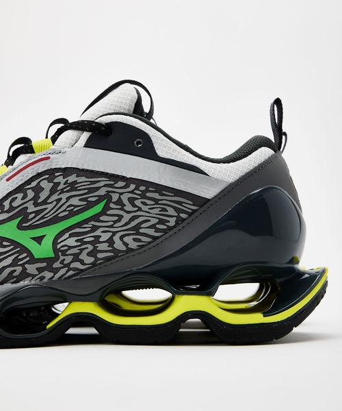 MIZUNO(ミズノ )の「MIZUNO ミズノ WAVE PROPHECY 13.2 ウェーブ プロフェシー D1GA261301(スニーカー・メンズ・ライトグレー・27.5cm/26.5cm/28.0cm/27.0cm/26.0cm)」の4枚目の写真
