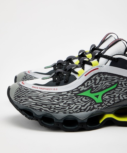 MIZUNO(ミズノ )の「MIZUNO ミズノ WAVE PROPHECY 13.2 ウェーブ プロフェシー D1GA261301(スニーカー・メンズ・ライトグレー・27.5cm/26.5cm/28.0cm/27.0cm/26.0cm)」の3枚目の写真