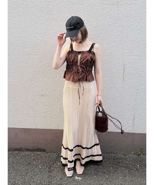 LAGUNAMOON(ラグナムーン)の「ギャザーペプラムキャミソール ビスチェ レイヤードトップス セットアップ(キャミソール・レディース・ブラウン/ピンク/アイボリー・FREE)」の2枚目の写真