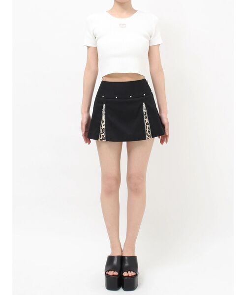 GYDA(ジェイダ)の「sacred edge cross ZIPスカートライクショートパンツ(スカート・レディース・ブラック/その他1・FREE)」の3枚目の写真