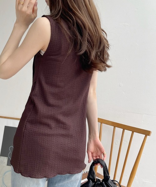 Ada.(エイダ)の「タイ付き フロント ラップデザイン 表面感 ノースリーブ ブラウス ◎(タンクトップ・レディース・ブラウン/ブラック/アイボリー・FREE)」の11枚目の写真