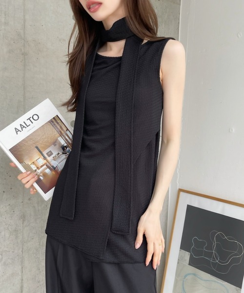 Ada.(エイダ)の「タイ付き フロント ラップデザイン 表面感 ノースリーブ ブラウス ◎(タンクトップ・レディース・ブラウン/ブラック/アイボリー・FREE)」の16枚目の写真