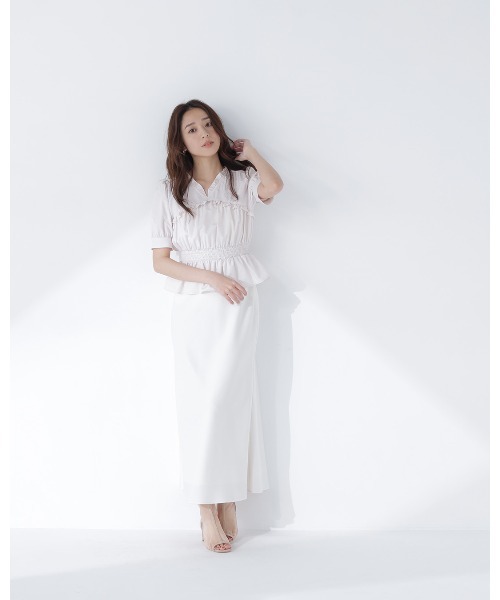 NATURAL BEAUTY BASIC（ナチュラルビューティーベーシック）の「Ｖネックペプラムブラウス（シャツ/ブラウス・レディース・オフホワイト/ライトグリーン/ブラック・ﾌﾘ-）」の4枚目の写真