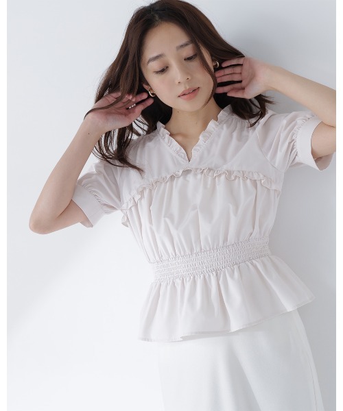 NATURAL BEAUTY BASIC（ナチュラルビューティーベーシック）の「Ｖネックペプラムブラウス（シャツ/ブラウス・レディース・オフホワイト/ライトグリーン/ブラック・ﾌﾘ-）」の7枚目の写真