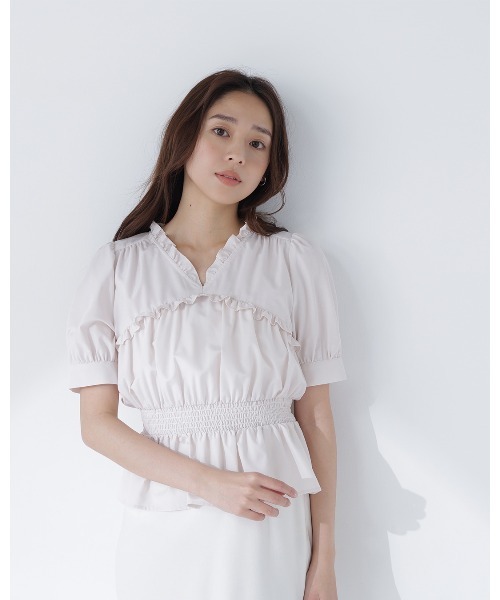 NATURAL BEAUTY BASIC（ナチュラルビューティーベーシック）の「Ｖネックペプラムブラウス（シャツ/ブラウス・レディース・オフホワイト/ライトグリーン/ブラック・ﾌﾘ-）」の9枚目の写真