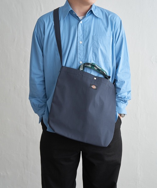 Dickies(ディッキーズ)の「Dickies ディッキーズ ロゴテープショルダーバッグ(ショルダーバッグ・メンズ・ブラック/グレー/ネイビー・FREE)」の1枚目の写真