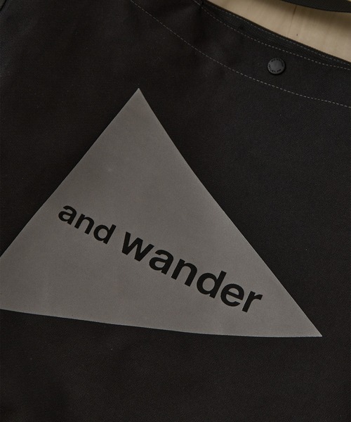 and wander（アンドワンダー）の「【and wander】recycle OX logo tote bag（トートバッグ・メンズ・ブラック・FREE）」の7枚目の写真