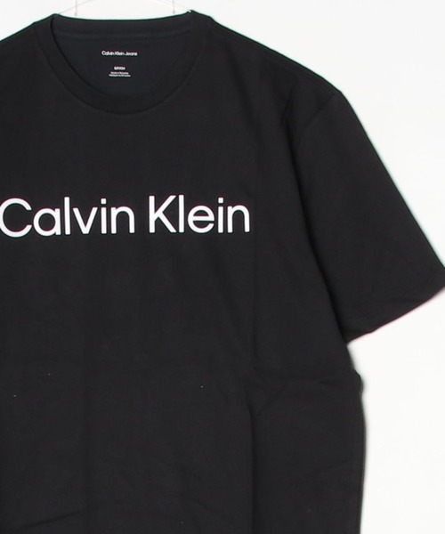 Calvin Klein(カルバン・クライン)の「CALVIN KLEIN カルバンクライン SS CONTRAST TWO TONE LOGO CREWNECK TEE フロントckロゴプリントTシャツ(Tシャツ/カットソー・メンズ・ブラック/ホワイト・M/L/XL/S)」の1枚目の写真