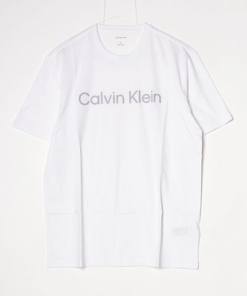 Calvin Klein(カルバン・クライン)の「CALVIN KLEIN カルバンクライン SS CONTRAST TWO TONE LOGO CREWNECK TEE フロントckロゴプリントTシャツ(Tシャツ/カットソー・メンズ・ブラック/ホワイト・M/L/XL/S)」の4枚目の写真