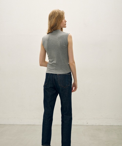 uchi.（ウチ）の「ワンポイント刺繍 モックネックタンクトップ（Tシャツ/カットソー・レディース・ブラック/アイボリー/ブラウン/グレー・FREE）」の14枚目の写真