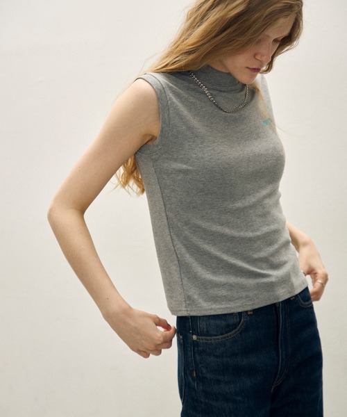 uchi.（ウチ）の「ワンポイント刺繍 モックネックタンクトップ（Tシャツ/カットソー・レディース・ブラック/アイボリー/ブラウン/グレー・FREE）」の18枚目の写真