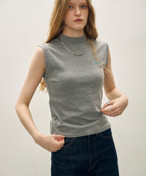 uchi.（ウチ）の「ワンポイント刺繍 モックネックタンクトップ（Tシャツ/カットソー・レディース・ブラック/アイボリー/ブラウン/グレー・FREE）」の16枚目の写真