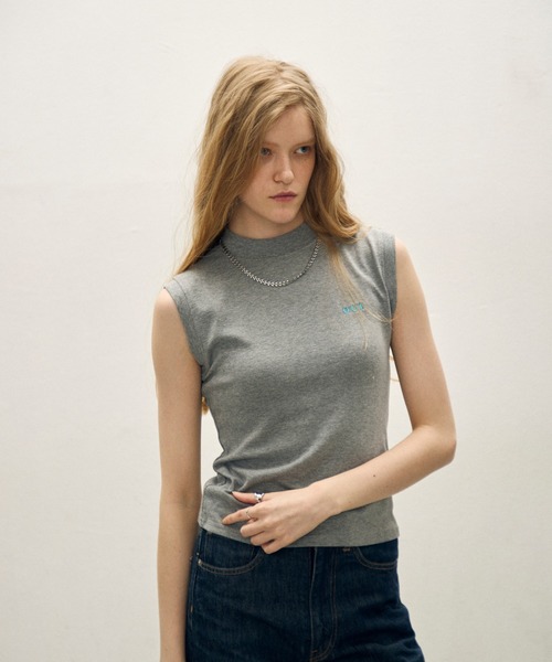 uchi.（ウチ）の「ワンポイント刺繍 モックネックタンクトップ（Tシャツ/カットソー・レディース・ブラック/アイボリー/ブラウン/グレー・FREE）」の21枚目の写真
