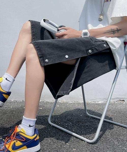 link lot(リンクロット)の「サイドボタンデニムショーツ(その他パンツ・メンズ・ダークグレー/ライトブルー・L/M)」の5枚目の写真