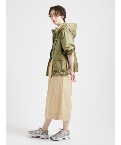 Barbour(バブアー)の「Rowane シャワープルーフ ジャケット(レディース)(ナイロンジャケット・レディース・クリーム/オリーブ・8/10)」の14枚目の写真