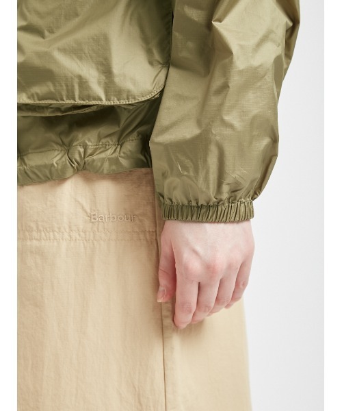 Barbour(バブアー)の「Rowane シャワープルーフ ジャケット(レディース)(ナイロンジャケット・レディース・クリーム/オリーブ・8/10)」の22枚目の写真
