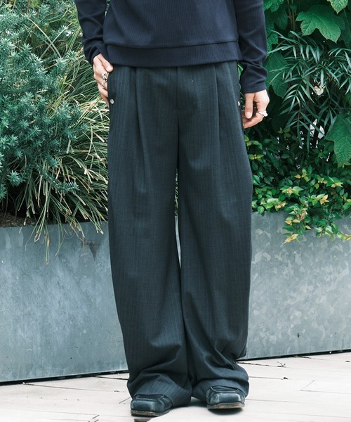 CONZ(コンズ)の「curve leg trousers 2.0/バレルレッグシルエット/バルーンシルエット/NVRFRGT(スラックス・メンズ・ライトブラウン/ブラック/カーキ/ストライプ・1/2/3)」の4枚目の写真