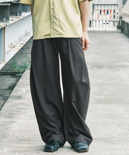 CONZ(コンズ)の「curve leg trousers 2.0/バレルレッグシルエット/バルーンシルエット/NVRFRGT(スラックス・メンズ・ライトブラウン/ブラック/カーキ/ストライプ・1/2/3)」の3枚目の写真